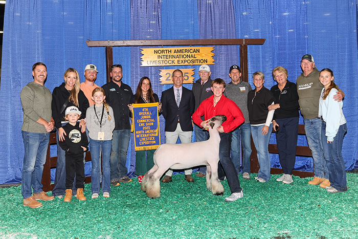 Fourth Overall Commercial Ewe N.A.I.L.E. Fourth Overall Commercial Ewe<br />
N.A.I.L.E.